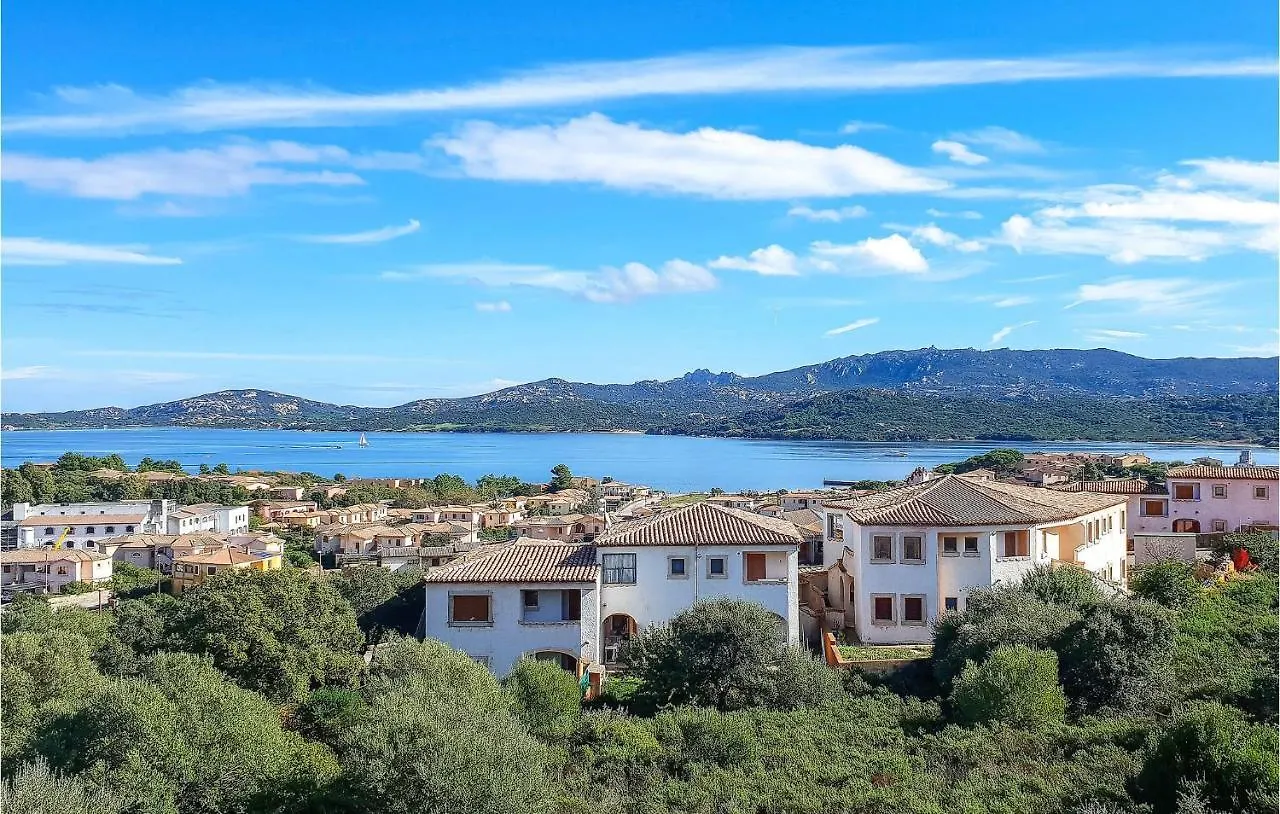 Nice Apartment In Cannigione With Kitchen
