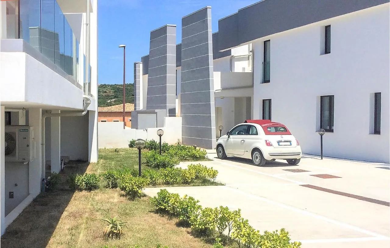 Nice Apartment In Cannigione With Kitchen