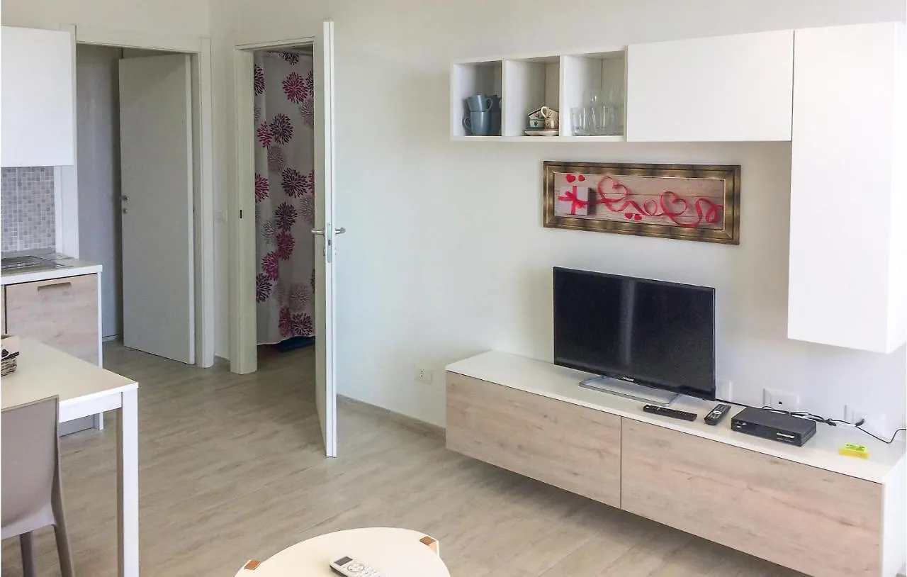 Nice Apartment In Cannigione With Kitchen